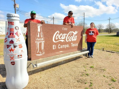 El Campo heroes say “farewell” to the Recognition Roadtrip Bottle at the El Campo distribution center on Jan. 6, 2022.